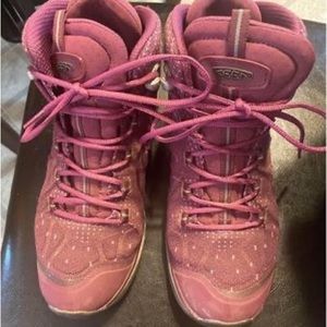Women’s Keen Hiking boots